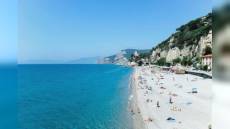 Liguria, il meteo incerto non frena i turisti: lungo ponte quasi da tutto esaurito