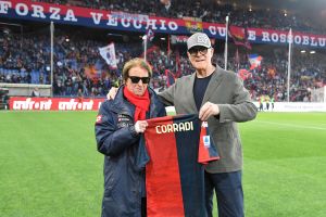 Genoa, il presidente Zangrillo esaudisce il desiderio di Sidio Corradi: foto davanti alla Gradinata Nord (VIDEO)