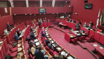 Genova, scintille in Consiglio comunale fra Cassibba Ceraudo (M5s): si passa al voto senza discussione, ma nessuno si era prenotato