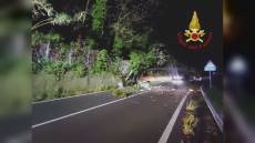 Maltempo: Tigullio, chiusa statale di Cento Croci per frana, bloccato traffico da e per la Val di Vara. Giampedrone: "Squadre Anas al lavoro"