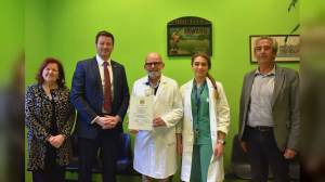 Genova, sanità: consolato USA premia Neurochirurgia del San Martino per le cure prestate a una paziente americana