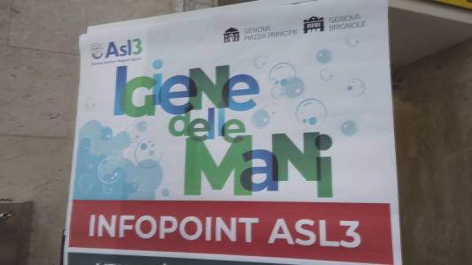 L'importanza dell'igiene delle mani: gli infopoint di ASL3 nelle stazioni di Genova