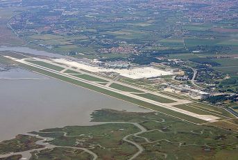 Dal 16 maggio torna il volo diretto PLAY airlines da Venezia per Reykjavík 