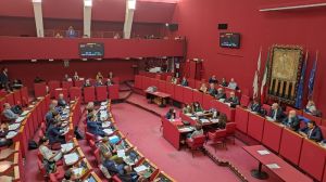 Genova, consiglio comunale: opposizione chiede chiarimenti sull'utilizzo dei fondi post Morandi. Bucci: "Nulla di illegale, è tutto pubblico"
