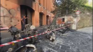 Genova, due condanne per il rogo in cui bruciarono 14 motorini