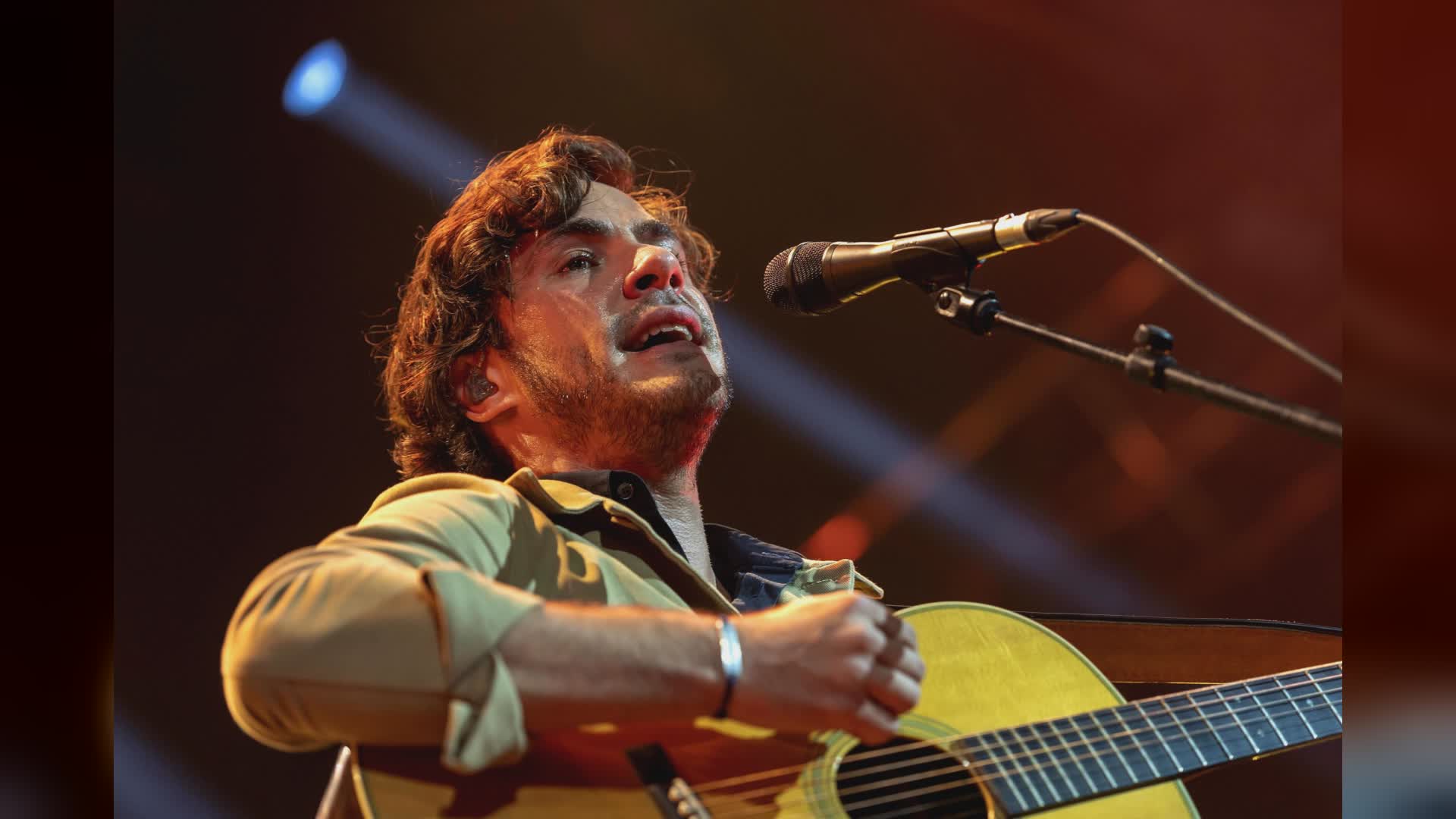 Musica, nuovo album di Jack Savoretti, cantautore inglese di origini genovesi: "Mi sono riscoperto italiano dopo l'addio a mio padre"