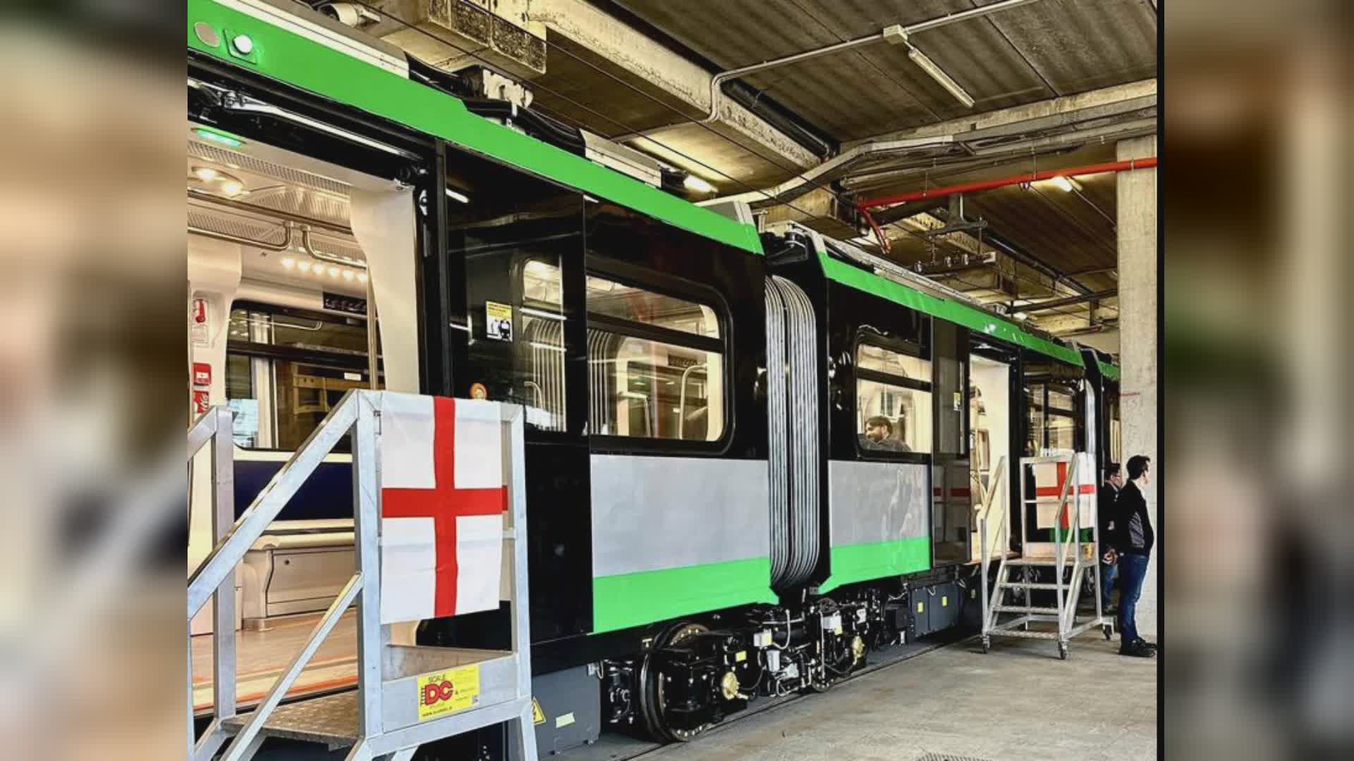 Genova, consegnato il primo dei 14 nuovi treni della metropolitana: entrerà in funzione in autunno