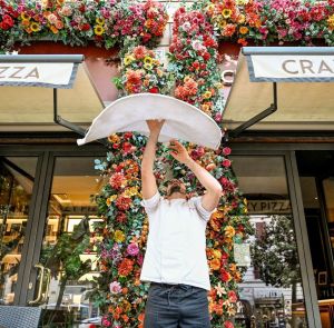 Liguria, Briatore raddoppia la sua presenza e apre "Crazy Pizza" a Varazze