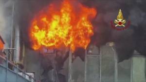 Avegno, incendio allo stabilimento Tossini