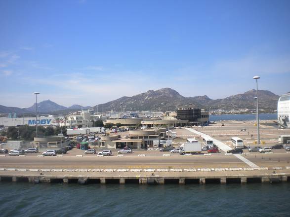 Porto di Olbia: giornata record di traffico. Tre navi da crociera e circa 4 mila croceristi transitati