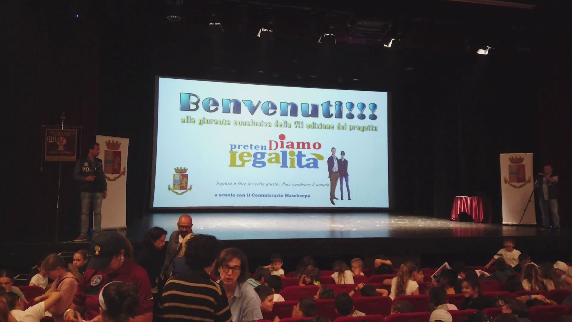 Genova, "Pretendiamo Legalità" al Politeama: festa con le scuole elementari