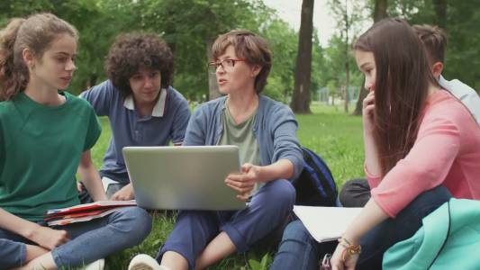 Liguria, torna "Orientamenti Summer": l'iniziativa per aiutare i giovani a scegliere un percorso formativo post scuole medie