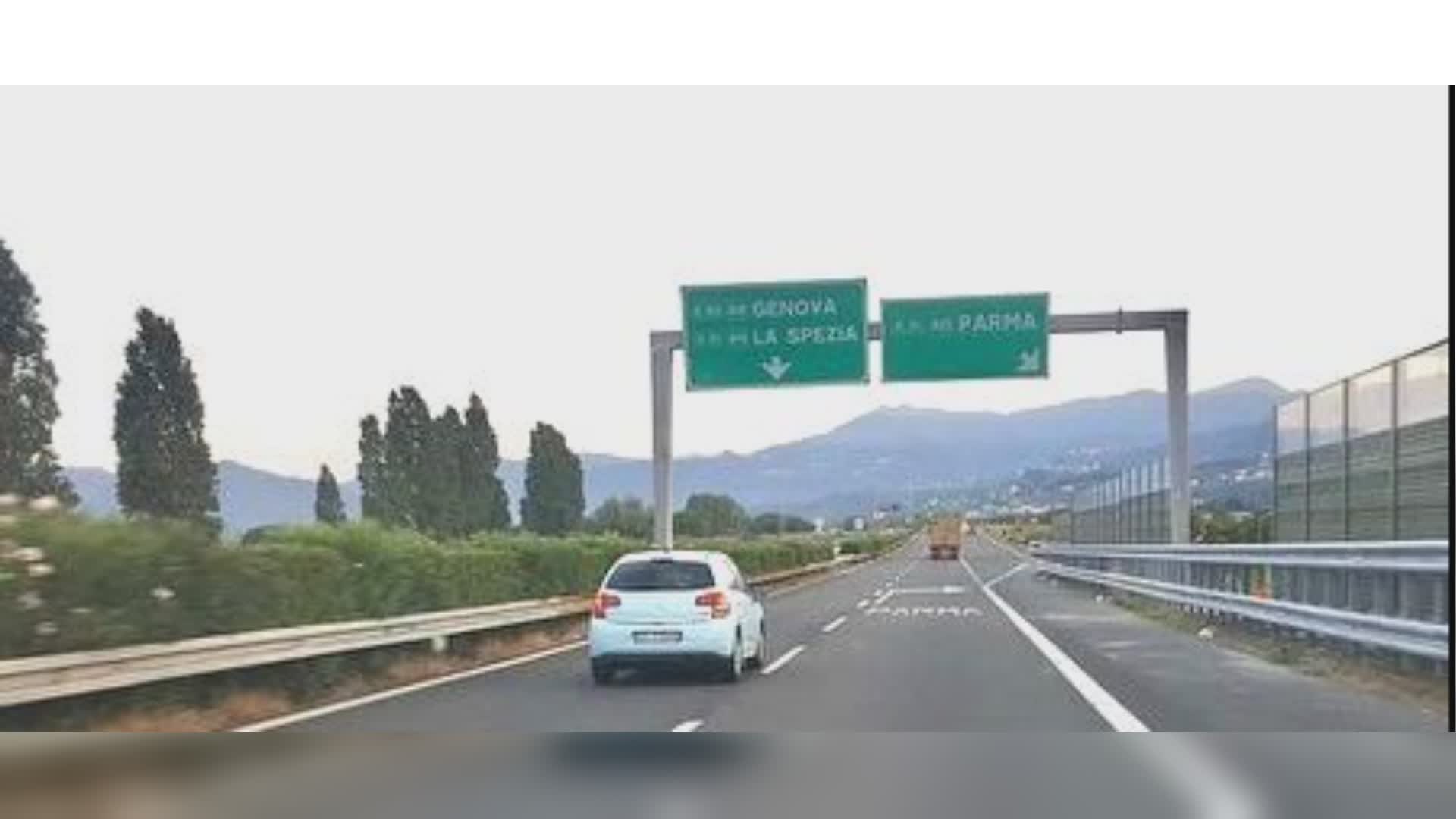 Autostrade, incidente sulla A12: morto conducente di un tir, tratto chiuso e poi riaperto tra Sarzana e Carrara