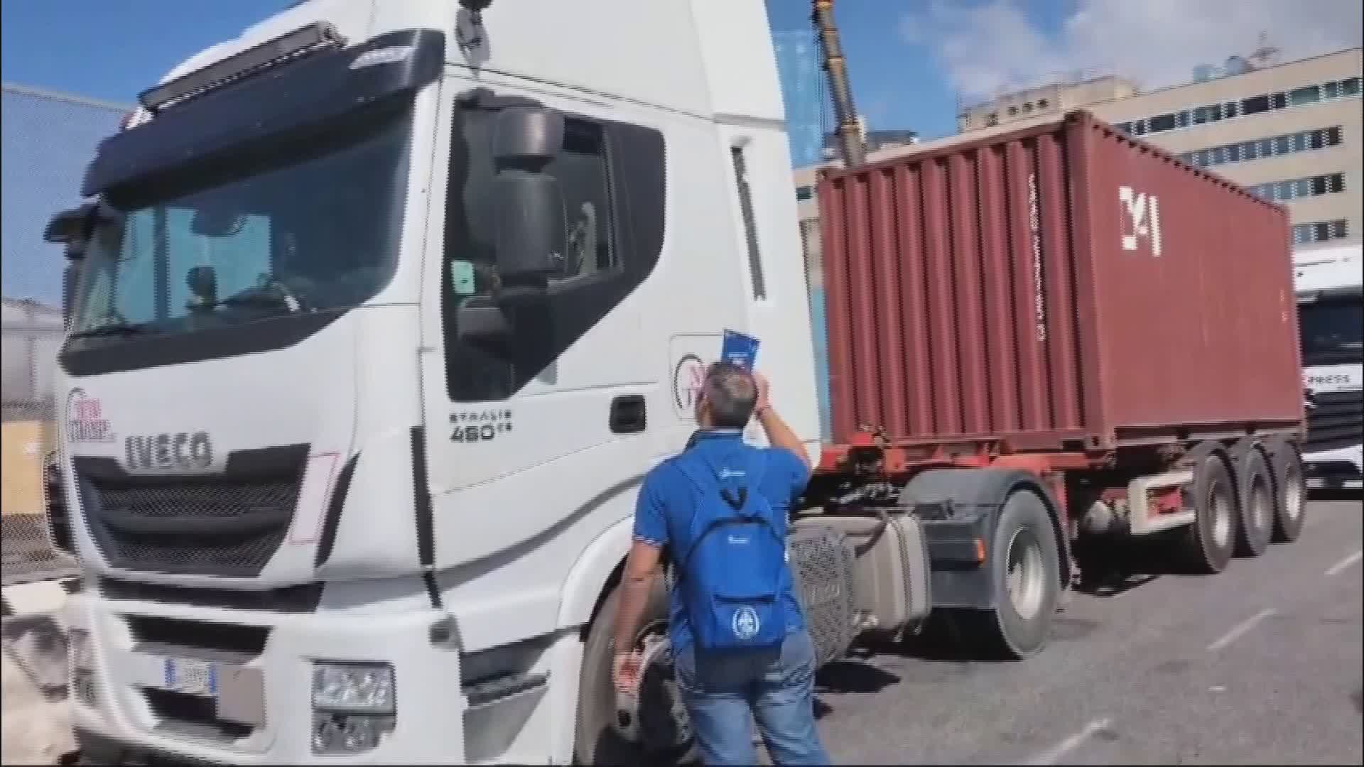 Genova, Filt Cgil e Uil trasporti: "Più aree di riposo per gli autisti di tir e pullman"
