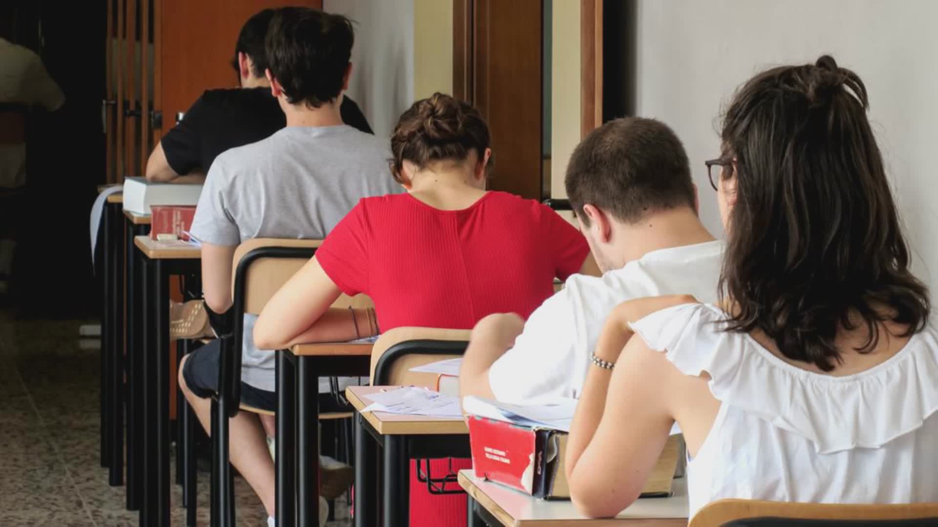 Maturità 2024, prima prova per 11mila studenti liguri: fra i temi Ungaretti e la bomba atomica