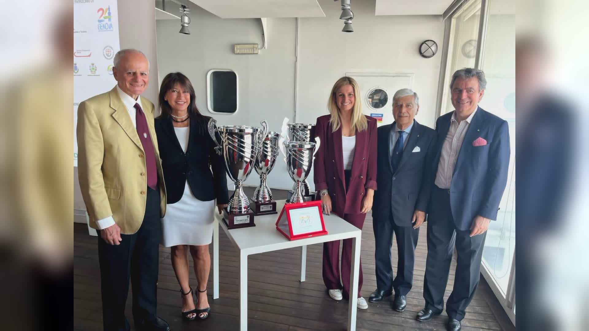 Genova, ciclismo: partito dalla Nave Italia l'Appennino 2024, con un premio a Pozzovivo e tra un anno la gara femminile