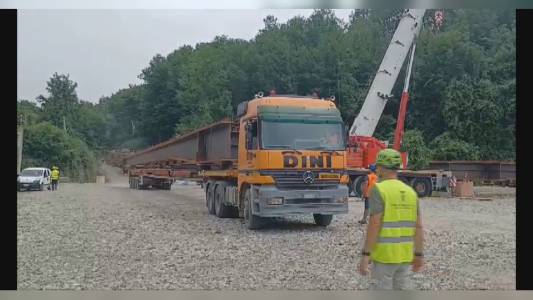 Cavanella Vara, varato il nuovo impalcato della corsia di monte del ponte