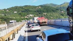 Genova: incidente sulla A10, ferita una donna in codice giallo, coda fino a 4 km