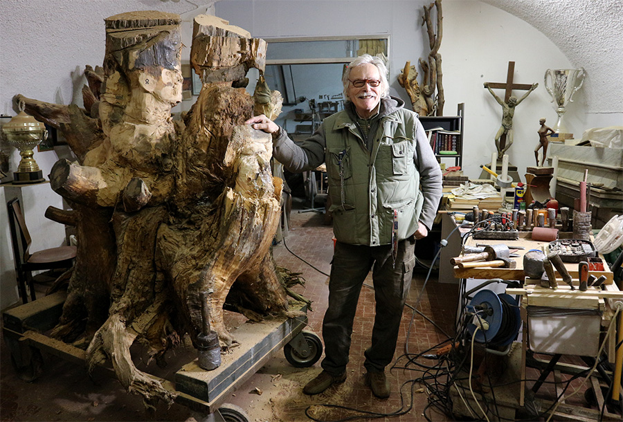 Campoligure piange Gianfranco Timossi, l'artista geniale delle maxi sculture in legno 