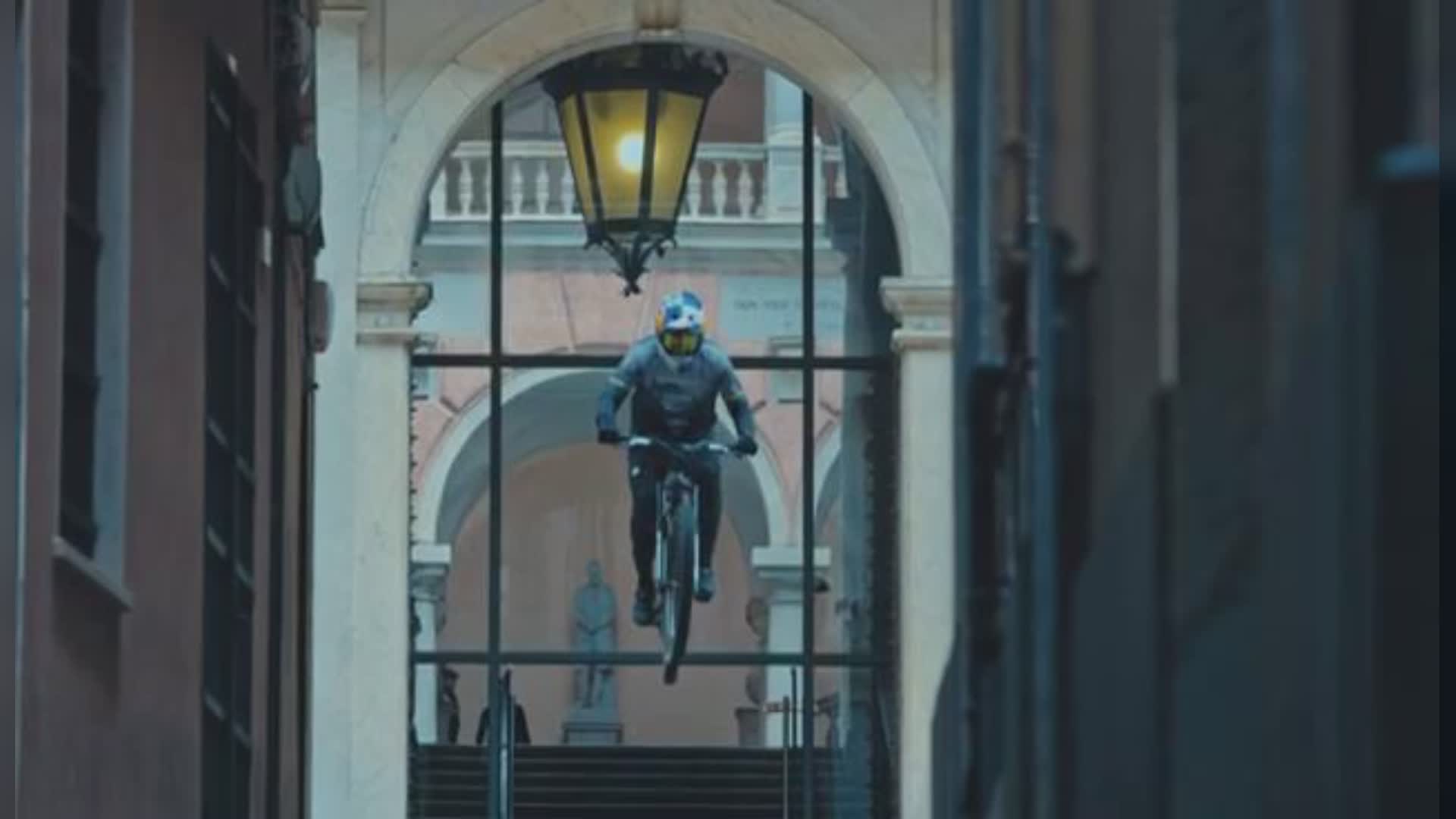 Genova, ciclismo estremo: Cerro Abajo 2024, spettacolare clip di presentazione tra le creuze e i vicoli (VIDEO)