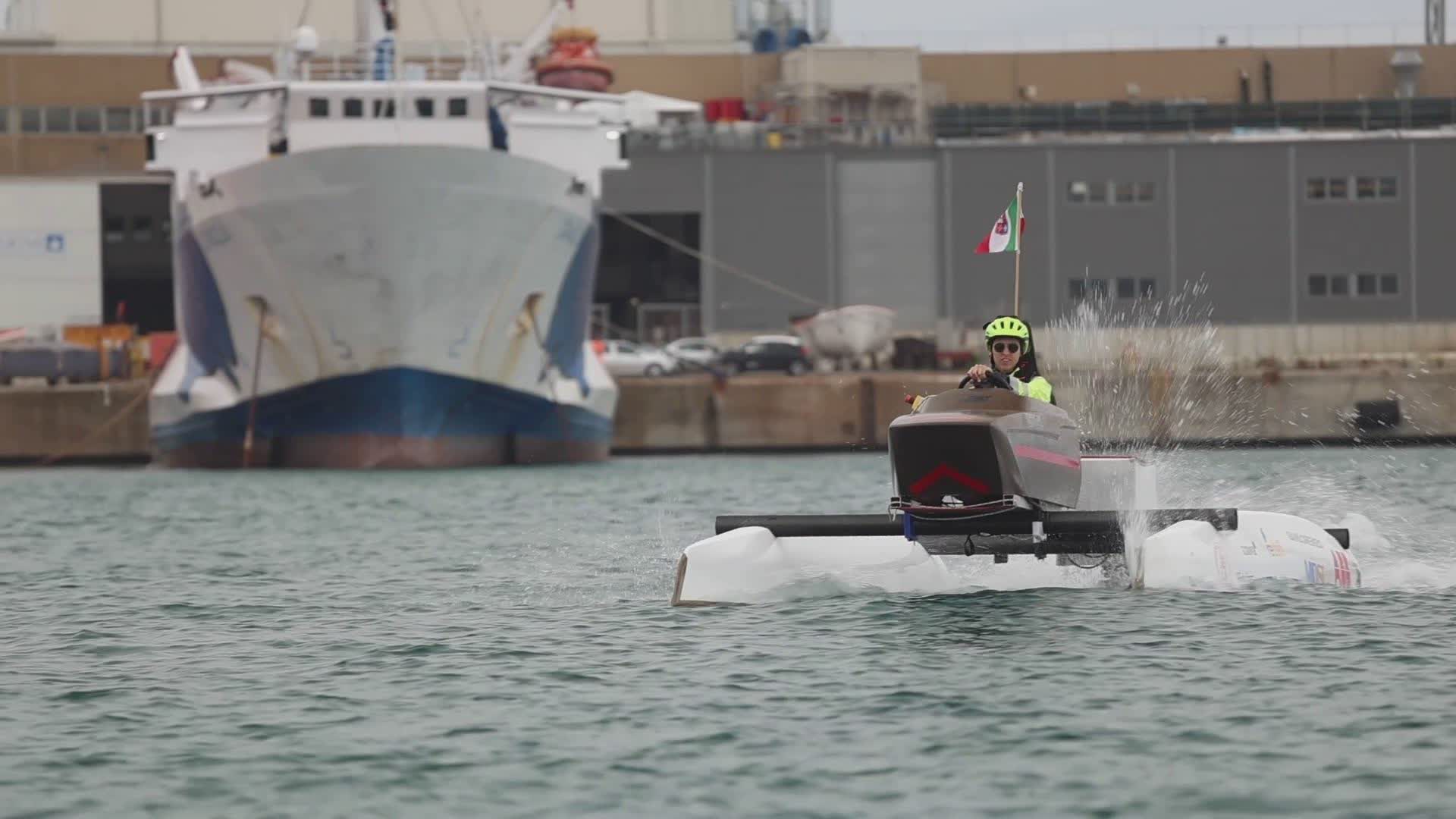 Genova, Unige in acqua con Elettra: ecco la barca green che vuol vincere il mondiale