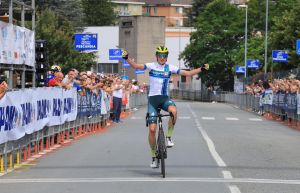 Ciclismo: è genovese il neo campione italiano juniores, Finn stravince a Casella 
