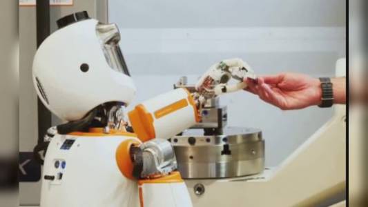 Genova: ecco "Vero", il robot made in IIT che raccoglie i mozziconi delle sigarette