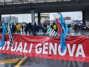 Genova, sciopero portuali, presidio ai varchi a partire dal mattino del 4 luglio