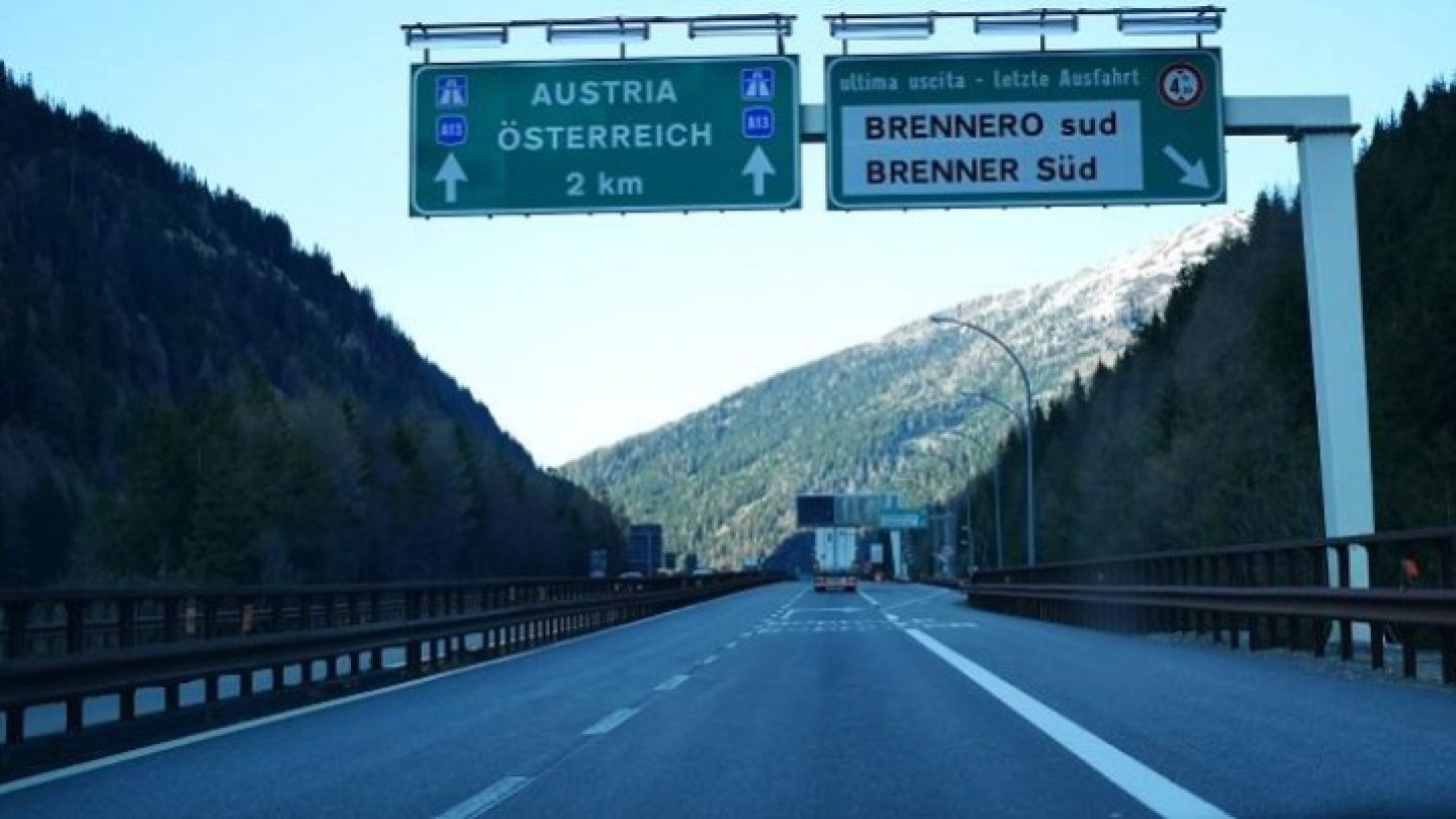 Brennero: nuove limitazioni austriache minacciano traffico merci. Le Associazioni si appello a Salvini