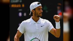 Tennis, Musetti show a Wimbledon: rimonta Perricard e raggiunge i quarti di uno Slam per la prima volta in carriera