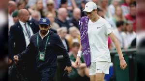 Wimbledon: Sinner si arrende a Medvedev al quinto set, ma aveva accusato un malore a metà partita
