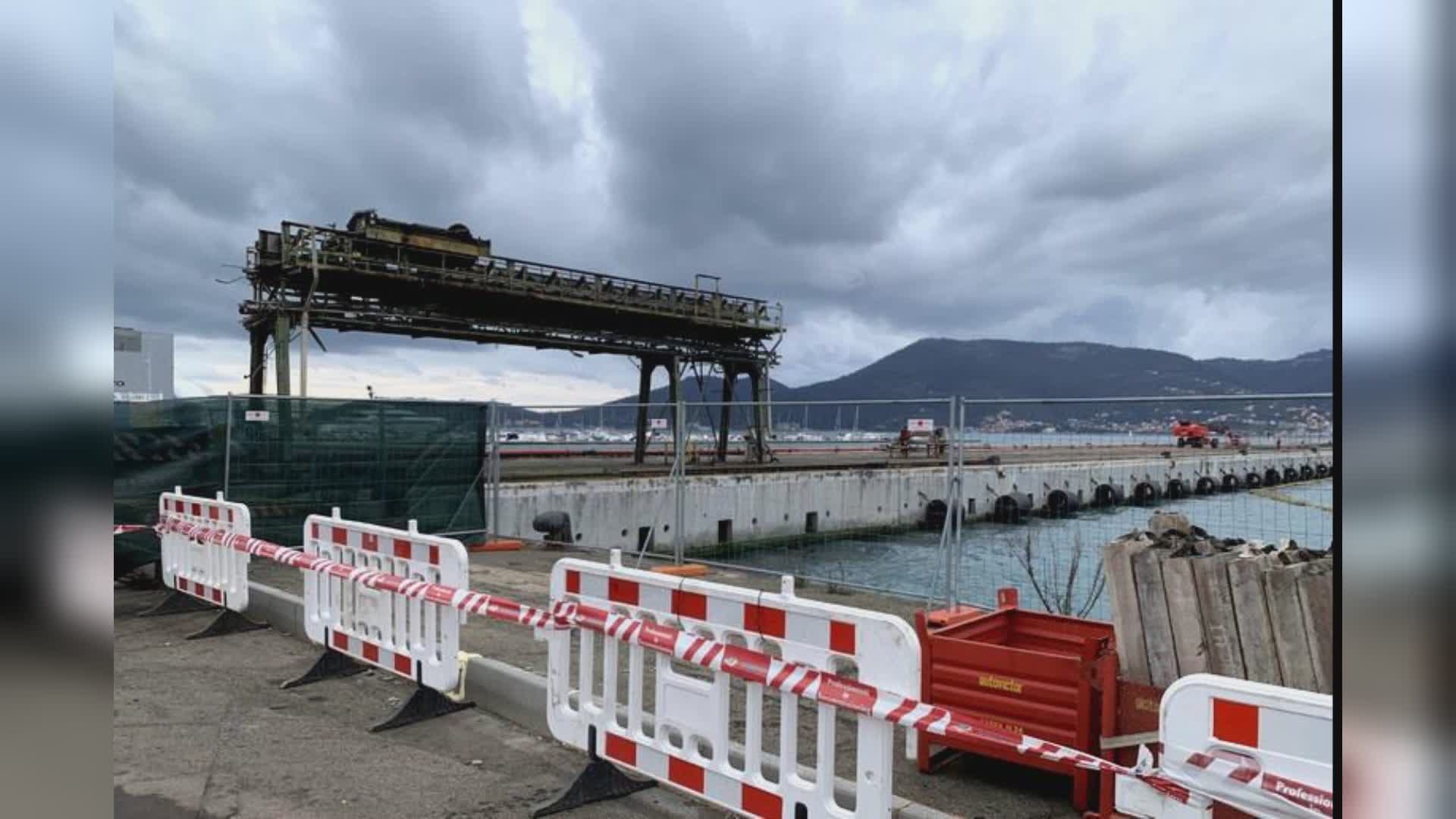 La Spezia, Comune si oppone al trasporto di autobotti GNL nell'area ex Molo Enel