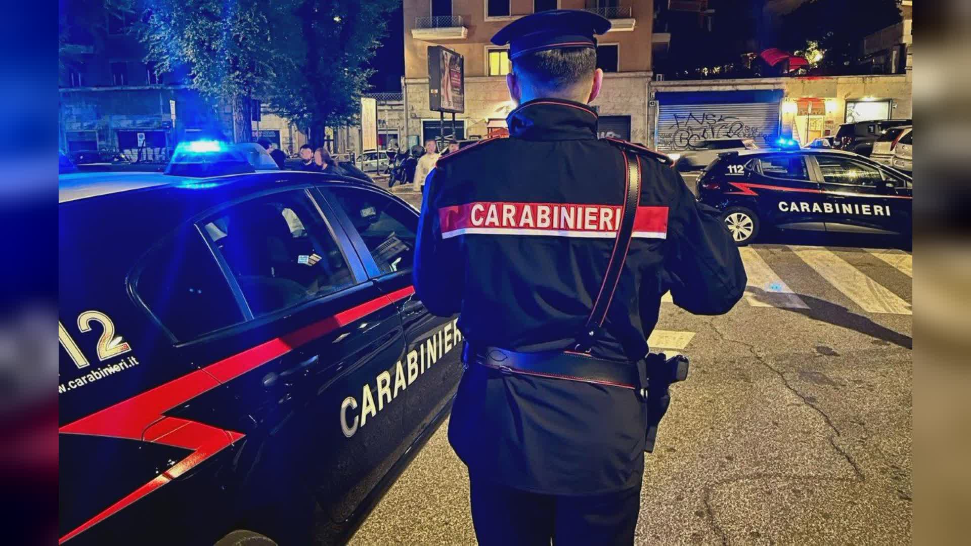 Sestri Levante, danneggia auto in sosta e aggredisce carabiniere: arrestato 19enne