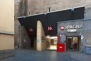 Roma: dal 15 luglio al 3 ottobre sarà chiusa la stazione metro Spagna per riqualificazione