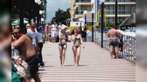 Santa Margherita Ligure, stop a passeggiate in costume e torso nudo fuori dalle spiagge