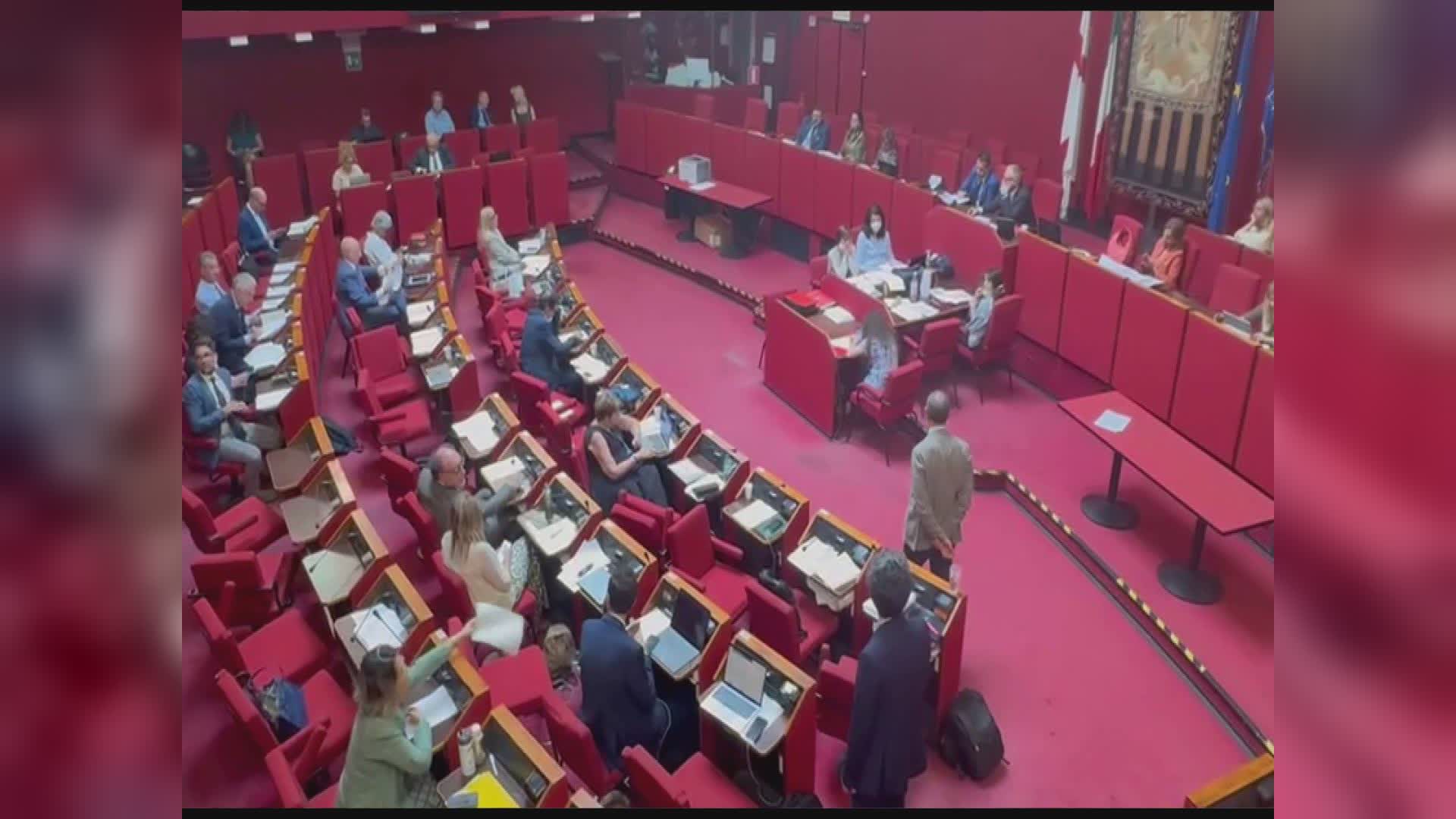 Genova, "Voli cancellati? Pessimo segnale per investitori e cittadini. Occorre rilanciare"