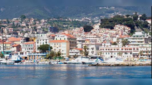 Liguria, ferrovie: dal 3 agosto treni turistici per Versilia e Costa Azzurra, tutte le fermate intermedie