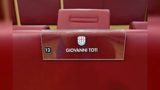 Liguria: Toti si è dimesso, cadono giunta e consiglio regionale, si va a elezioni anticipate