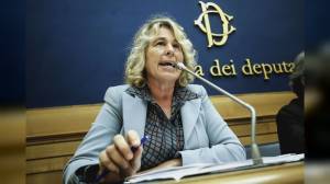 Dimissioni Toti, Stefania Craxi: "Perde ancora una volta la politica"