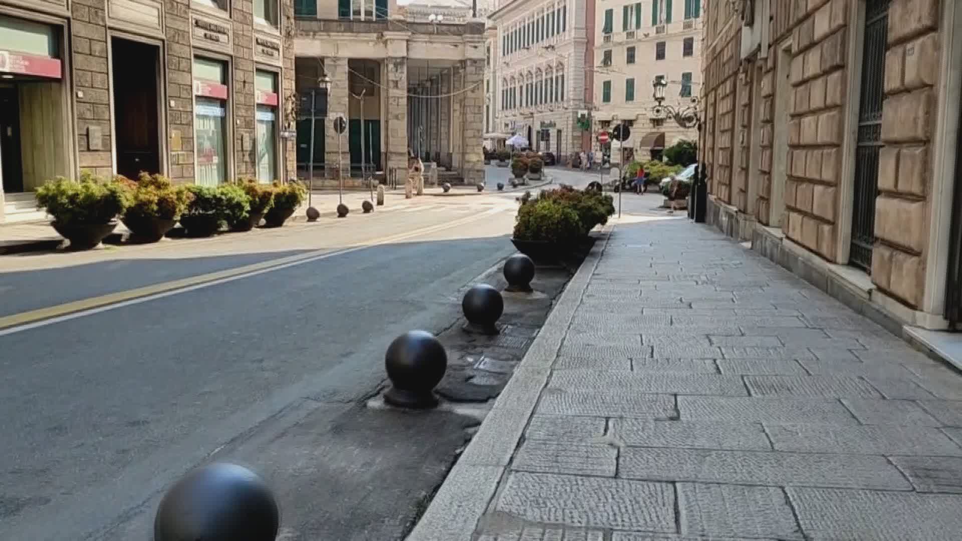Genova, commercianti contro la Ztl: "Così si riduce il passaggio di clienti, e noi veniamo distrutti"