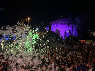 Campomorone: grande successo per lo schiuma party nei giardini Dossetti 