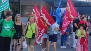 Genova, sciopero e presidio del comparto del turismo: "I lavoratori meritano contratto dignitoso"