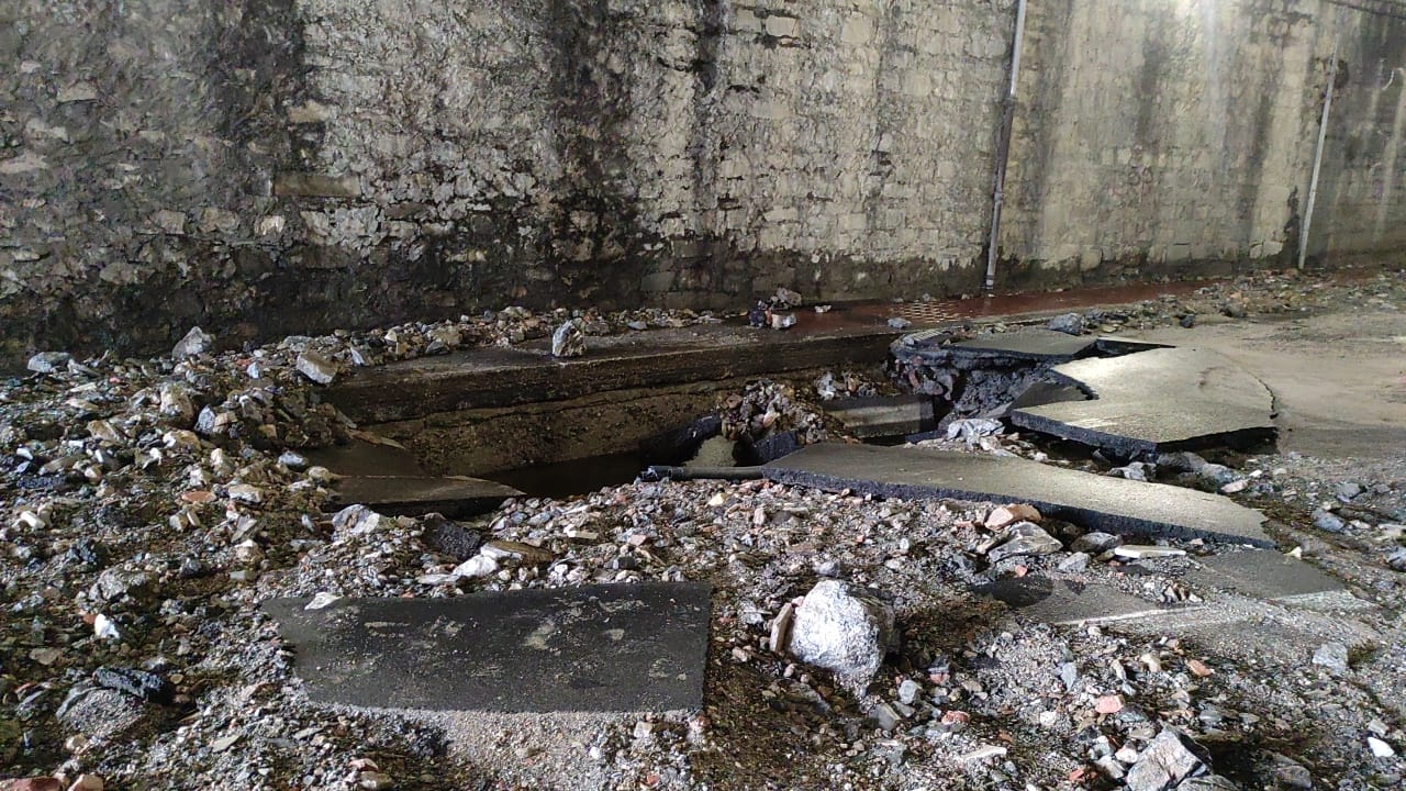 Genova, esplode un tubo in Corso Sardegna: tunnel allagato