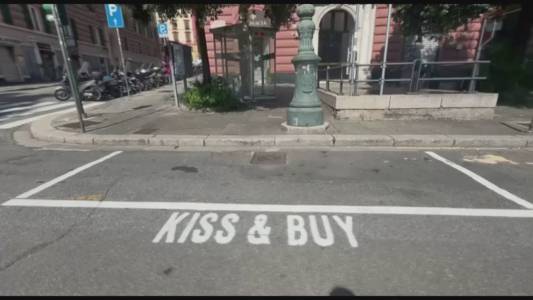 Genova, al via i nuovi posteggi "Kiss & Buy": 44 spazi gratuiti per soste brevi in centro