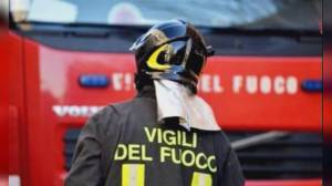 La Spezia, auto a gpl prende fuoco a uno stop: autista illeso