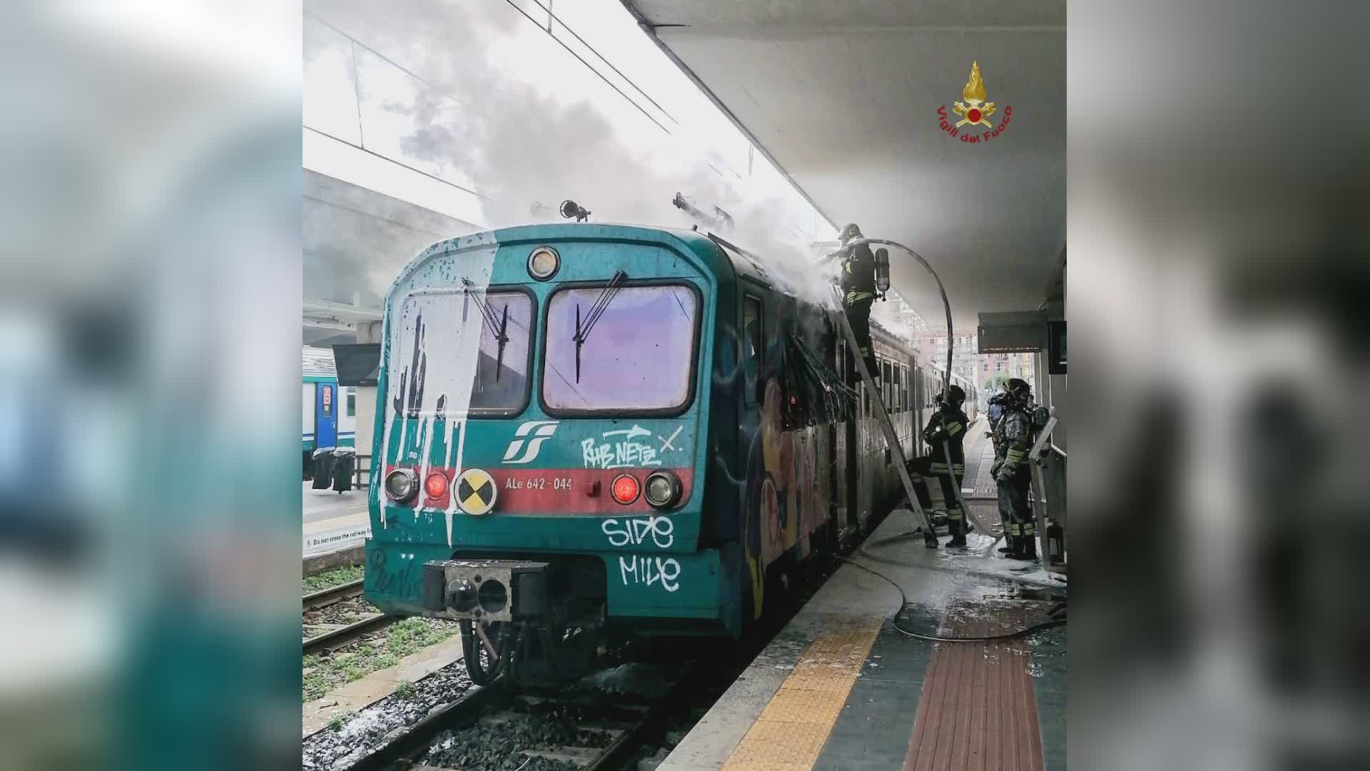 Liguria, treni cancellati verso la Toscana per un incendio nella stazione di La Spezia