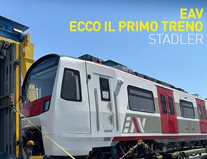 EAV: arrivato, via mare, il primo dei 56 treni STADLER per linee vesuviane