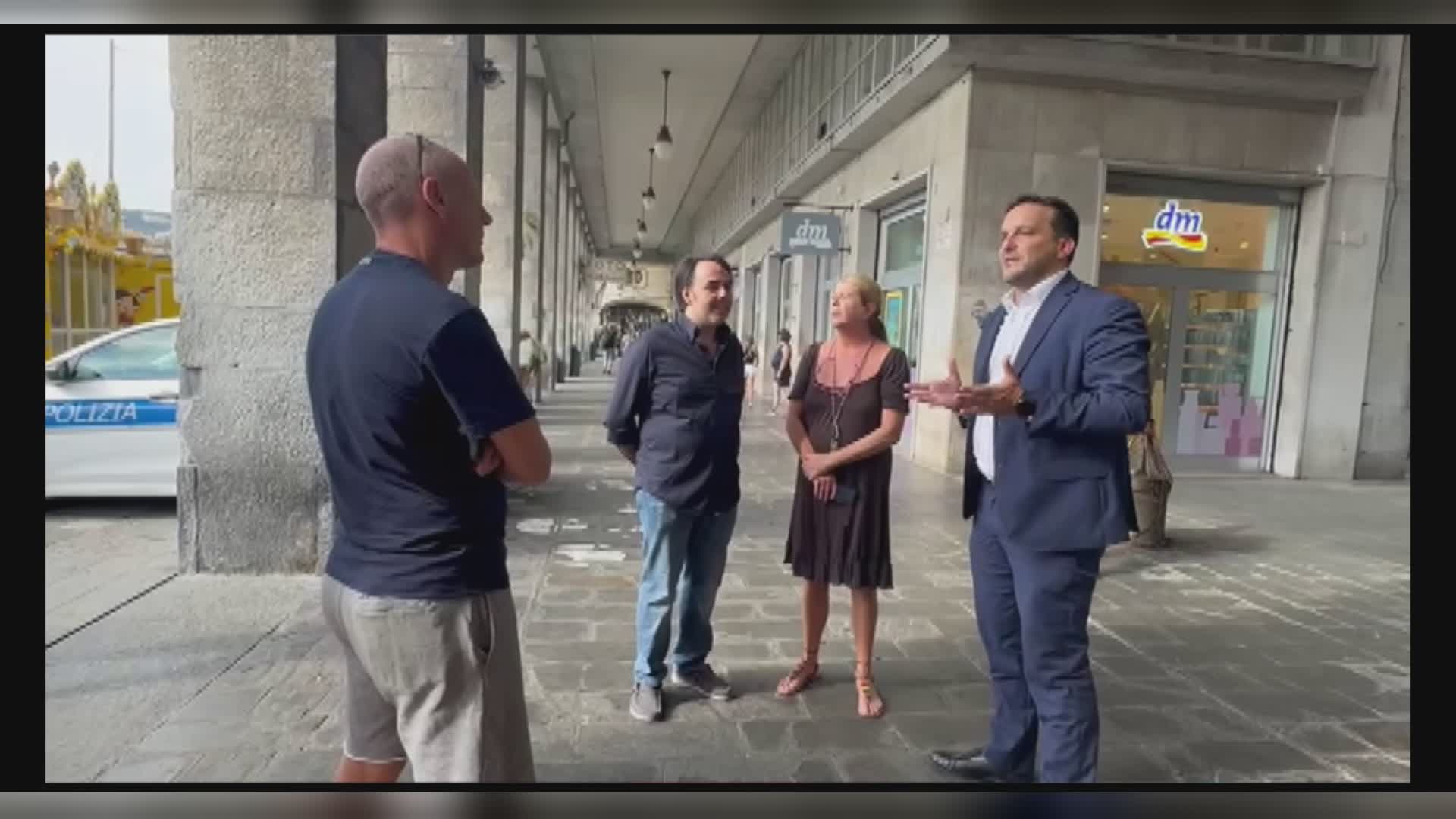 Genova, Sottoripa, i commercianti: "Siamo stati ricattati. I malviventi non temono la polizia"