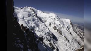 Monte Bianco: alpinista ligure dispersa da sabato, soccorsi ostacolati dal maltempo