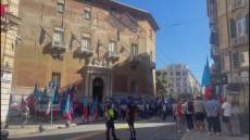 Genova, sciopero trasporto pubblico: bus e metro fermi. I sindacati: "Persi tre rinnovi contrattuali"